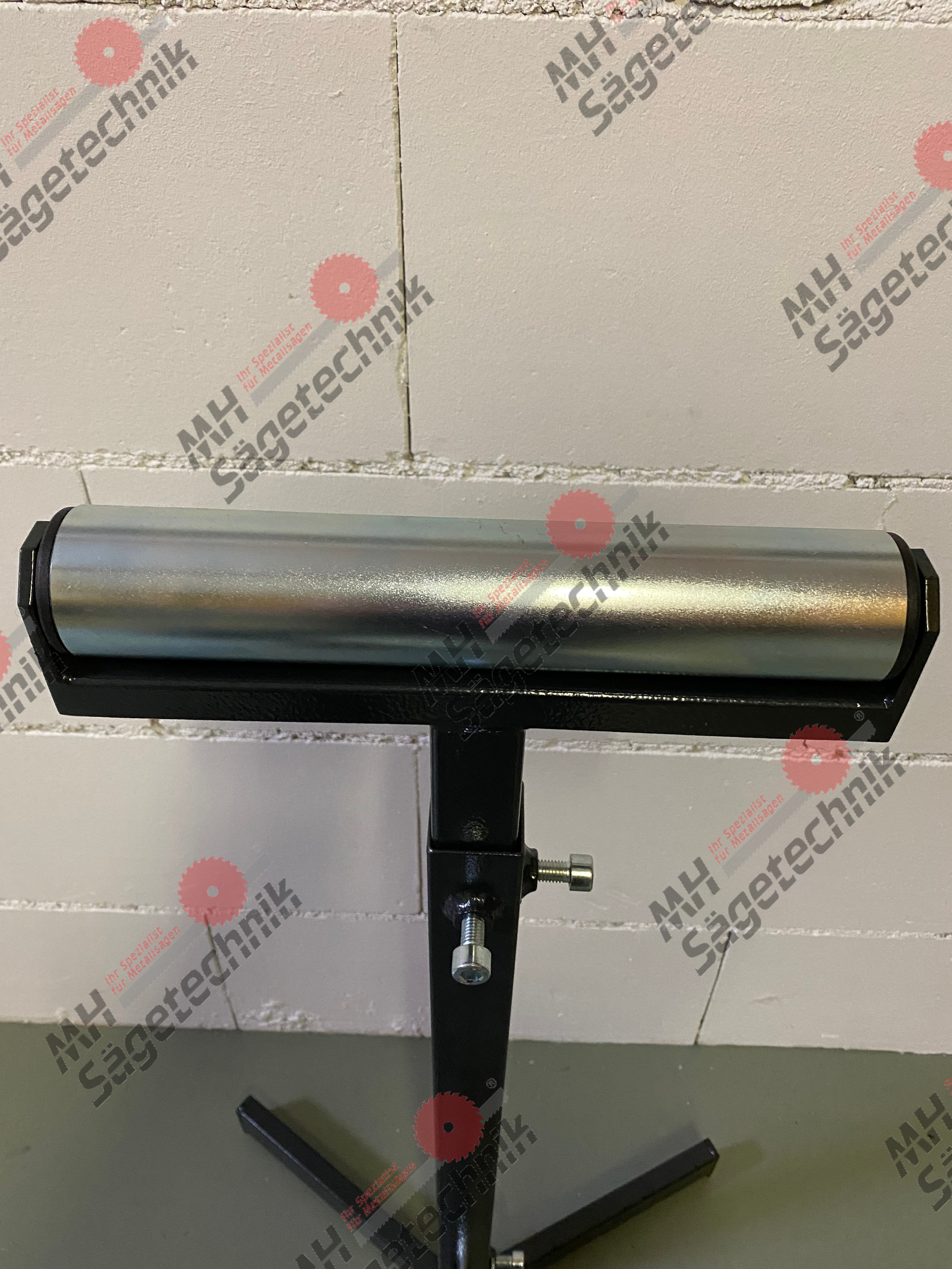 Materialauflageständer mit Stahlrolle